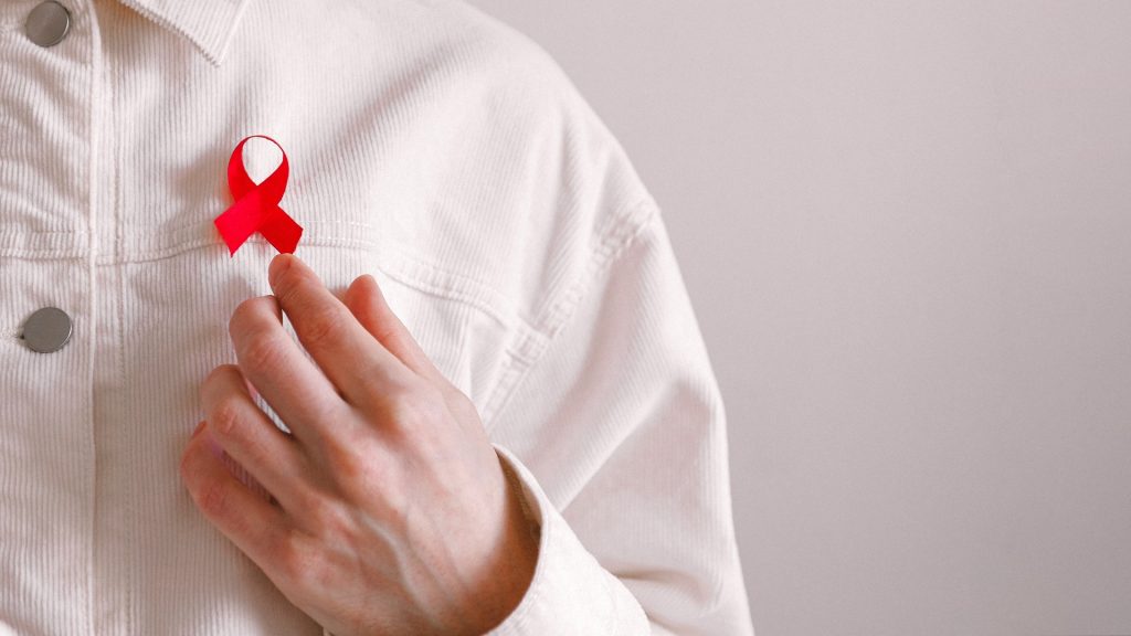 Giornata mondiale di lotta contro l'AIDS. Se ti proteggi tu, proteggi anche gli altri.